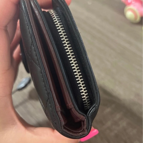 Chanel quilted lambskin zipped wallet - Picture 3 of 11